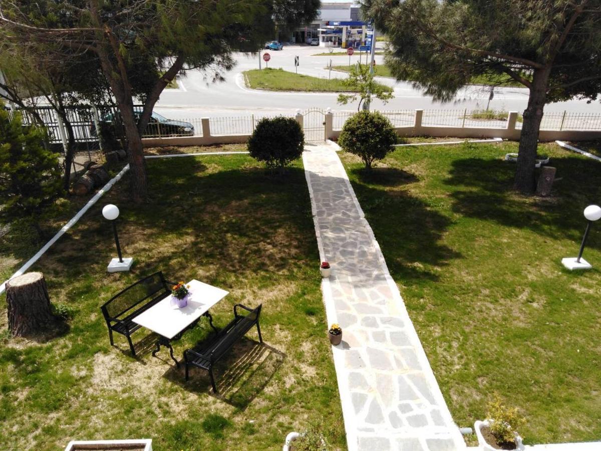 Cozy And Modern Apartment Komotini Exterior photo